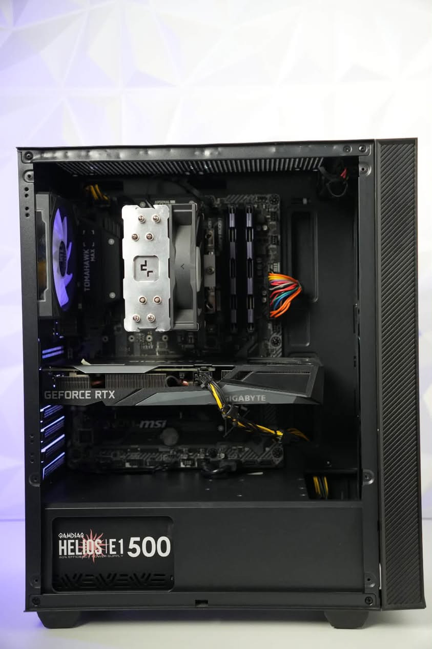 تجميعة مستخدمة للبيع نظيفة
Rtx 3060TI 8GB 3Fan
R5 5500 جديد 
Ram 8*2 ddr4 3200
Ssd 1TB
Power Supply 500W
Motherboard b450 msi tomahawk النسخة الجبيرة
كيس مستخدم وفانات جديدة تحكم كامل 
مبرد هوائي AG400 Deepcool 

السعر مليون توصيل موجود 
مكاني كربلاء 
***********
