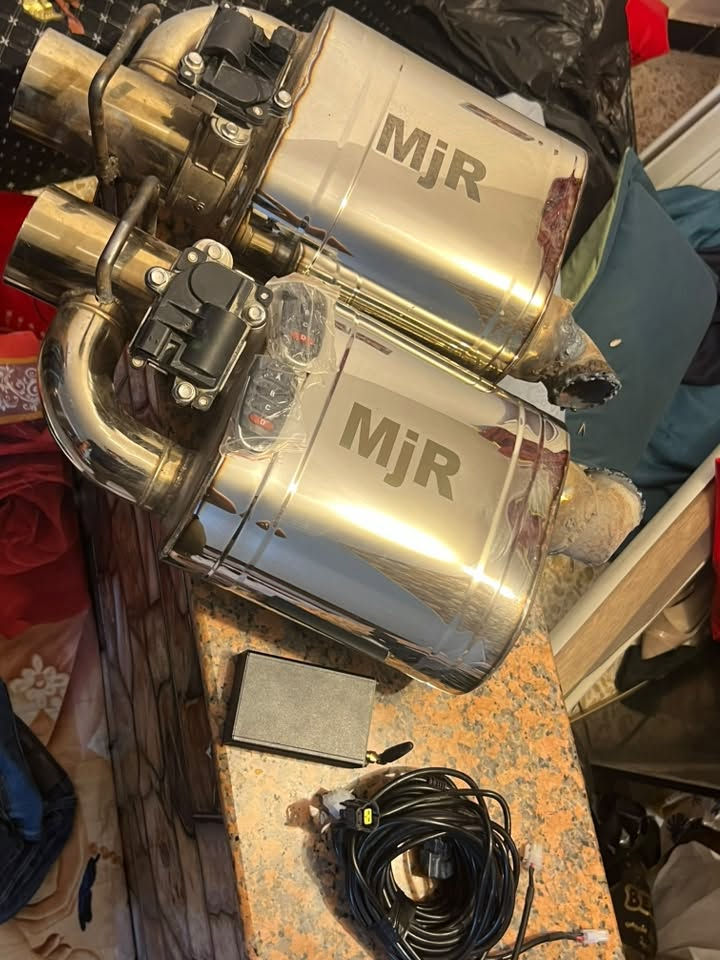سلام عليكم دبات mjr ريمونت وخمس مودات مال صوت صوتهن كلش قوي ومعروفات 8 سلندر ويرهمن لل6 هم جدد استخدام اقل الشهر للبيع ب350
***********واتساب
