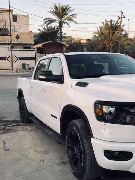 دوج رام 
مديد ٢٢ بك هورن 
سيره ماشيه 11000 الف 
تويل مكينه ٨
بدي طويل باب طويل 
السعر280
رقم بغداد بأسمي 
رقم الهاتف ***********
عنوان بغداد
