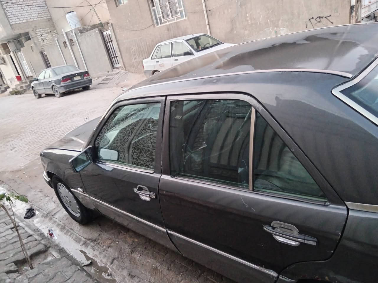 موديل  1991

كير محرك ياباني ٣٠٠٠ فيشه وبطل  شرط 

غرفه نضيفه حداديه ٩٠%

تخم تاير جديد قواعد دبلات سليمات 

كهربائيات كلهة شغاله 

نقص تبريد ولسلايت عاطل 

مكان سيارة النجف الأشرف 

سعر ب 55 وبيهة مجال 

***********
