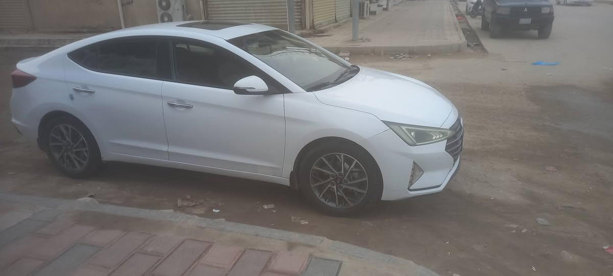 سلام عليكم النتره موديل ٢٠١٩ حره بسمي السياره بيه ضربه خفيفه بل جنطه فول مواصفات ومكينه 2000 اي ستفسار التصال على ارقم *********** السعر  ١٥٥ وبيه مجال مكانه الناصريه المركز
