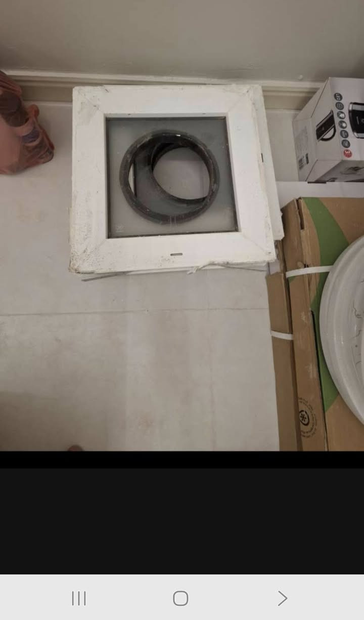 دوش عدد 2 جديد بالكارتون كامل ملحقات +2 كابين شاور جديد بالكارتون+ شباك جديد+ شباك مفرغه عدد3 غير مستخدم واتسب متوفر *********** واتصال
