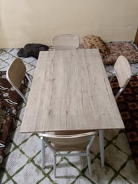 ميز طعام • بلا ضرر • تاجي شيخ عامر