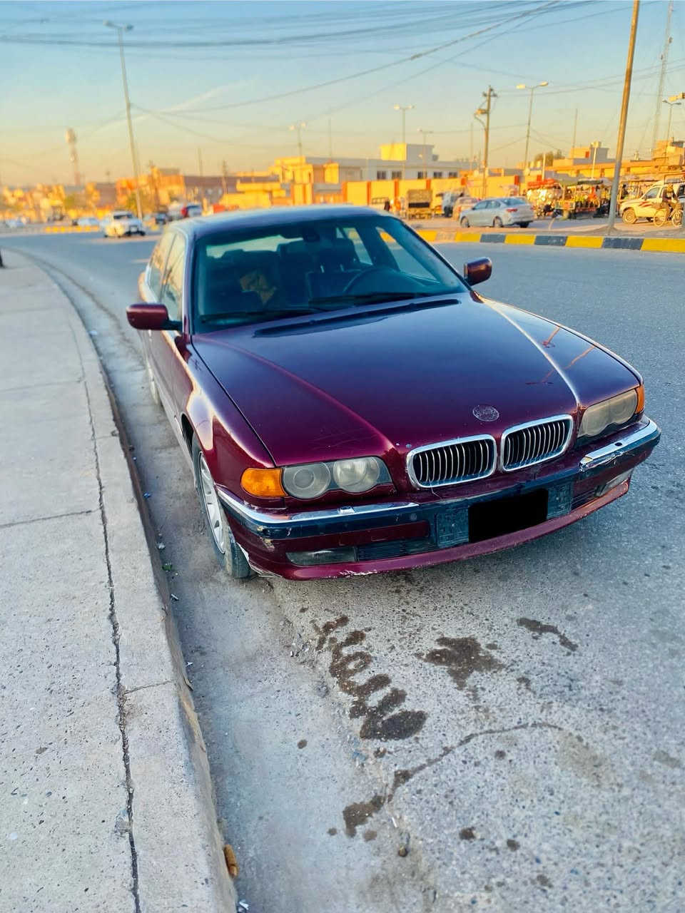 السلام عليكم
BMW
كاسحه موديل 2000
فحص نينوى اخضر شرعي موجود 
محرك 744
فول تدفئه تبريد 
السعر 37 بيها مجال
***********وتساب

