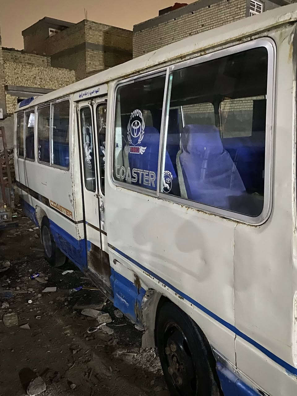 سلام عليكم كوستر للبيع
مكينه كير اكسل جديد 
مكينه كاز ٢٤ 
تايرات جوبلس  باور ستيرن  ودسك 
السعر ٦ ملاين وبيهه مجال بسيط
العنوان: الثعالبه ؟

صاحبه يسوي وكاله او تحويل تريد ***********
