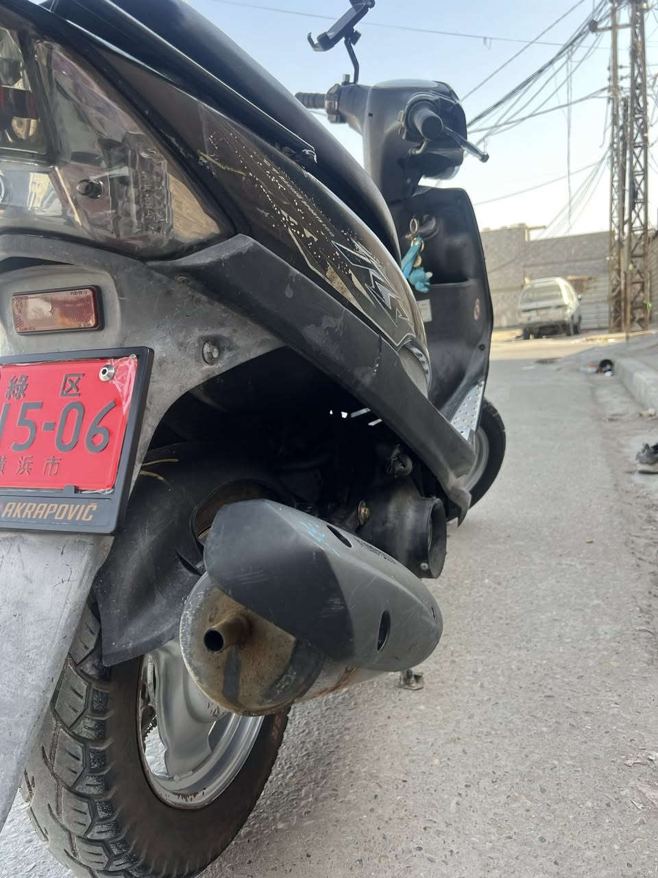 السلام عليكم دراجه عدله رمبه صار لها شهرين كل شيء شغال بيها سلف هندر ختم واحد الكفرات اريد اراوس دراجه ايراني اوراق عنده لا يقصر. تراسلني على الوتساب￼ ***********
