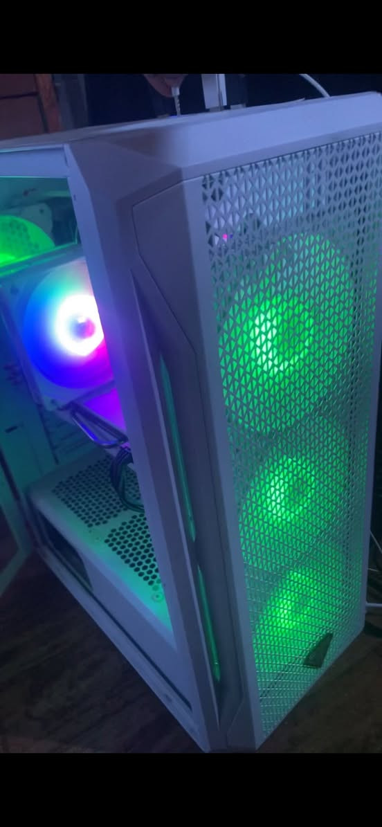 سلام عليكم PC GAMING
مواصفات
 RX 580 8GB 
بمساحة الثمانيه وفئة ال80 من انفيديا  فئة متوسطة ممتاز 
INTEL E5 2680V4
يوازي Intel Core i5-10400F أو Ryzen 5 3600/4500 في المهام الفردية، بينما يتفوق عليها في المهام متعددة الأنوية 
Ram 16 DDR4 

M.2 NVME 256GB
النوع الاسرع من الذاكرة 
Power 550w

Caes gaming 4 fan RGB
تبدل الالوان RGB من زر في الكيس

الملحقات 

حساب ستيم ¶ 
Gta V
Ranch sim
Mafia 2

يدة EasySMX X05، 
تدعم أوضاع اتصال متعددة تشمل اللاسلكي بتردد 2.4G، والبلوتوث، والاتصال السلكي عبر USB Type-C.

يدة اكس بوكس 360  -واير 

ماوس 
كيبورد 
ماوس باد 

السعر # 510 الف دينار عراقي  و بي مجال 👍


**إذا كنت صاحب هذا الإعلان وتريد حذفه لأي سبب، رجاءا أرسل رسالة إلى الدعم الفني**