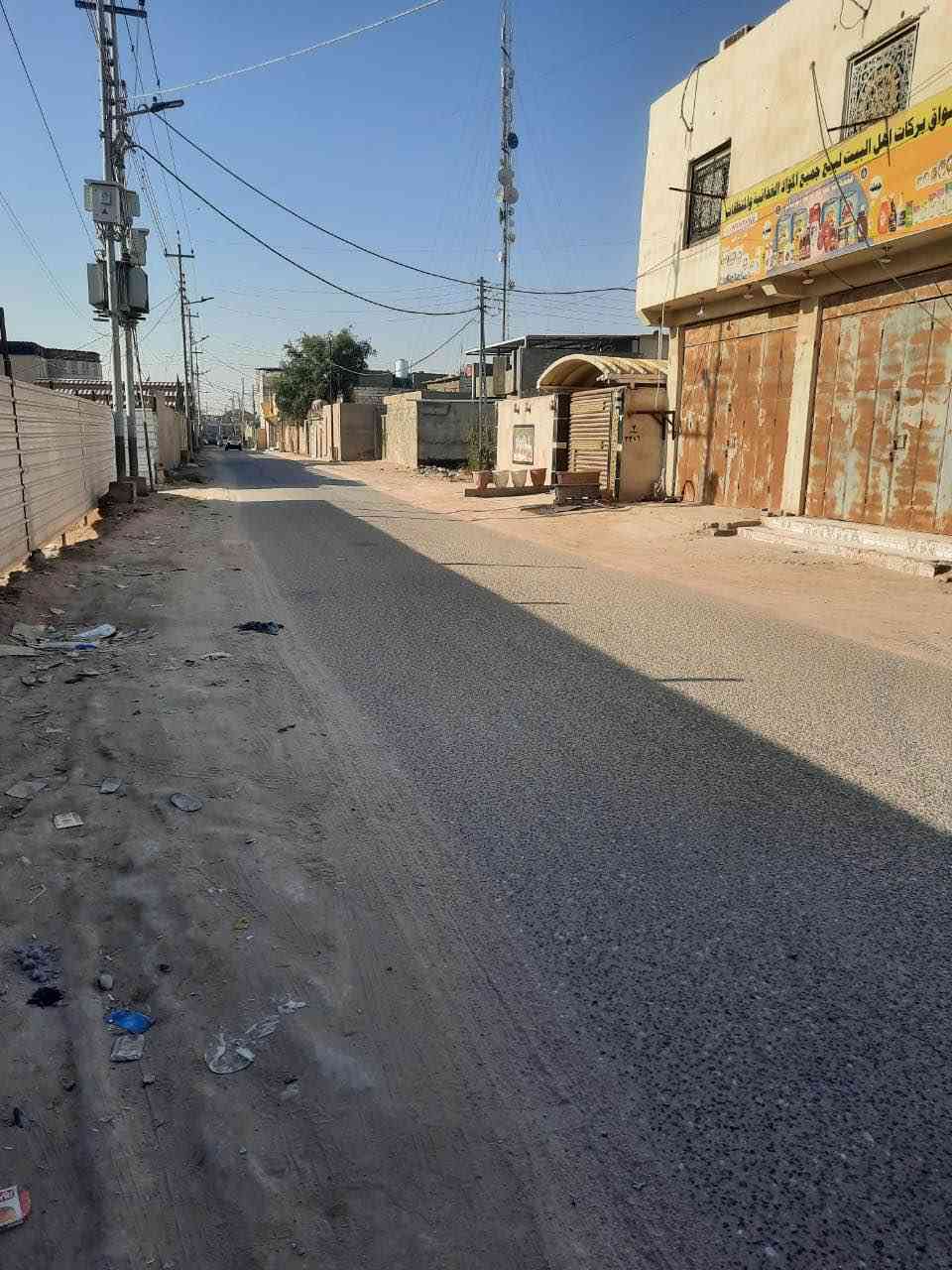 السلام عليكم 
قطعة للبيع 
نهر خوز شارع الطريزاوية، تجارية على التبليط مباشرةً ركن على شارعين، والقطعة محدولة 
المساحة 185 وواجهة 10 
والطابو زراعي عراقي 
السعر : 75 وبيها مجال

للإستفسار الاتصال على هذا الرقم 
*********** البصرة, العراق
