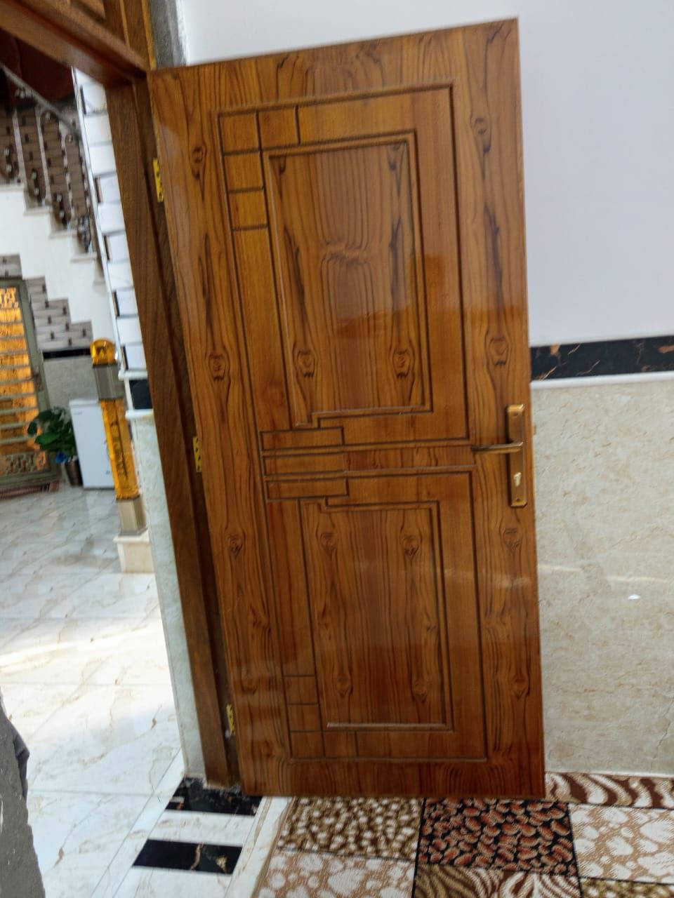 ابواب تزكام درجه اولى نقشه وساده 
توجد ابواب دبل معاكس 8ملم 
وكذلك 5ملم 
العنوان ميسان سوق النجارين 
***********
