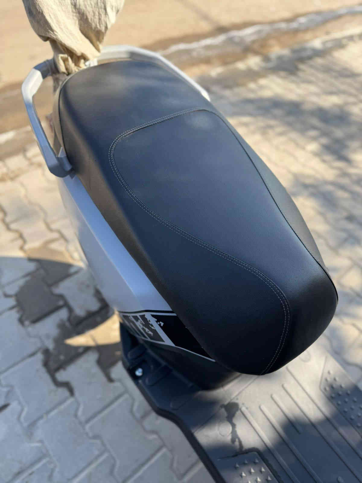 السلام عليكم 🌹
للبيع دراجه شحن بطاريات حجم كبير دراجه مابيها أي نقص نظافة فول على وضع الشركة  ♥️

السعر 750.000  ألف
قضاء المحاويل 
للتواصل *********** حلة
