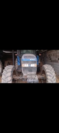 مكينه نيهولند حجم 140للبيع 07876948258