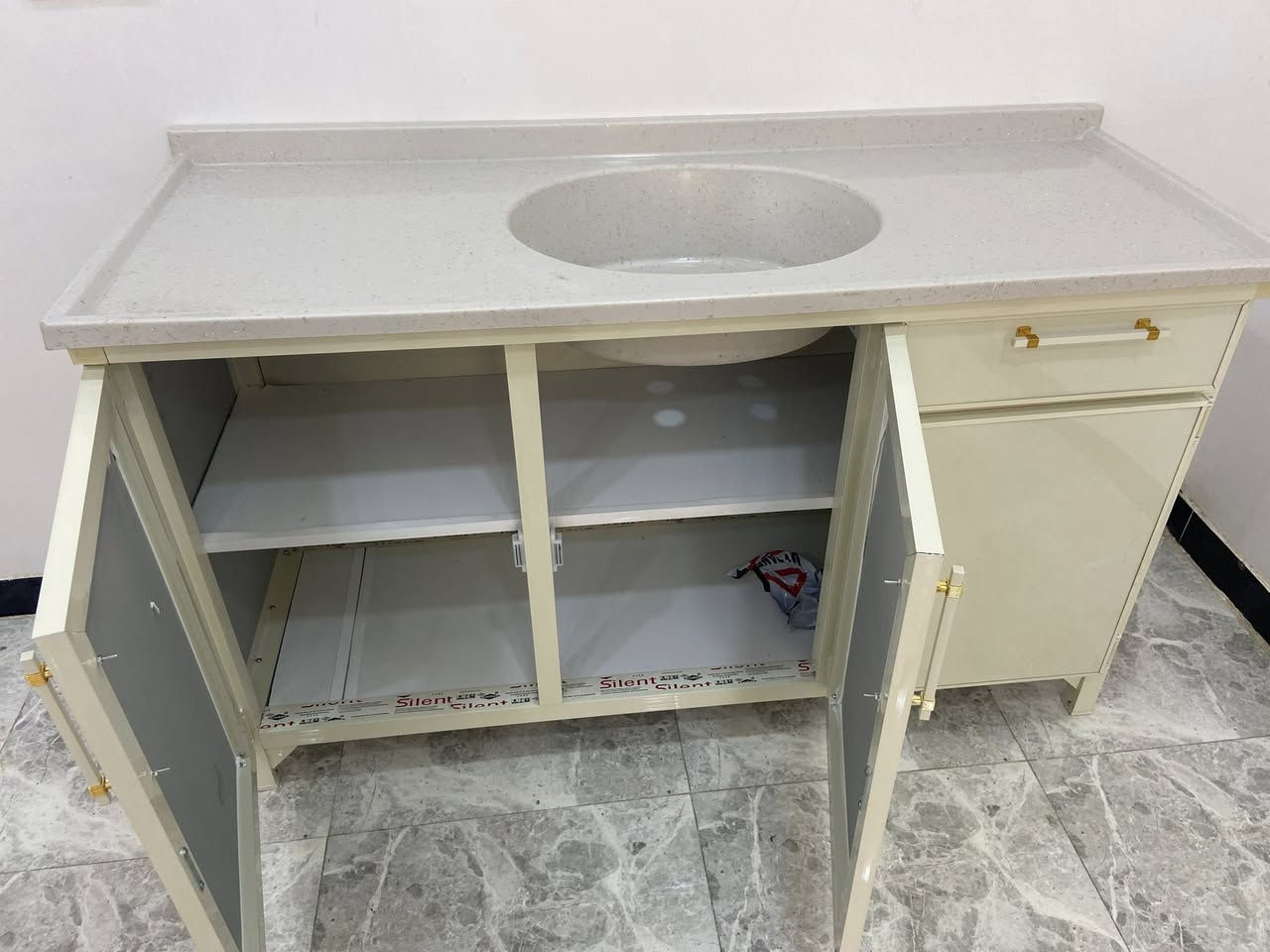 سنك مرمر جديد متر ونص المكان الاسكان الصناعي واكو توصيل شراي خاص


**إذا كنت صاحب هذا الإعلان وتريد حذفه لأي سبب، رجاءا أرسل رسالة إلى الدعم الفني**