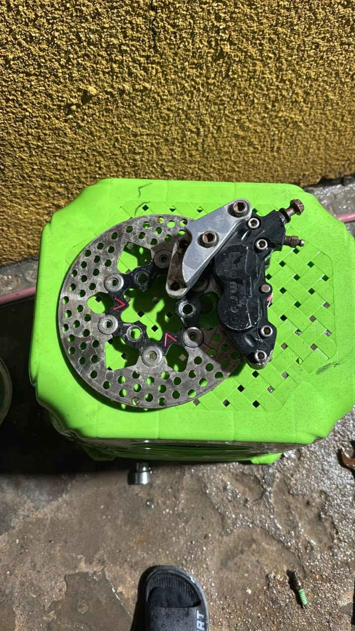 فج و صينيه  أصليات واحد  برمبو. و ثاني  rpm توصيل موجود  تفاصيل ***********
