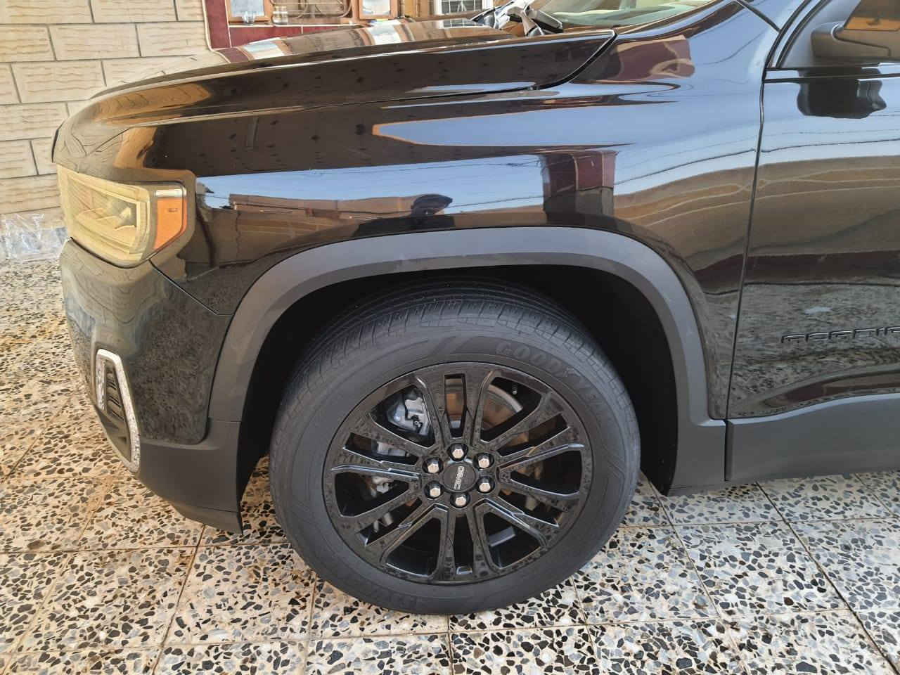 السلام عليكم GMC اكاديا فئه SLT موديل ٢٠٢٢ رقم أربيل بأسمي فول مواصفات فقط جاملغ وبنيد جهة اليمين ماشيه ٨٠ الف كم سيارة ستة سرندر حجم المحرك ٣.٦ بلاك ادشن بلاد سيارة مابيها مصرف نهائيا جاهزه من جميع النواحي رقم الهاتف/***********
