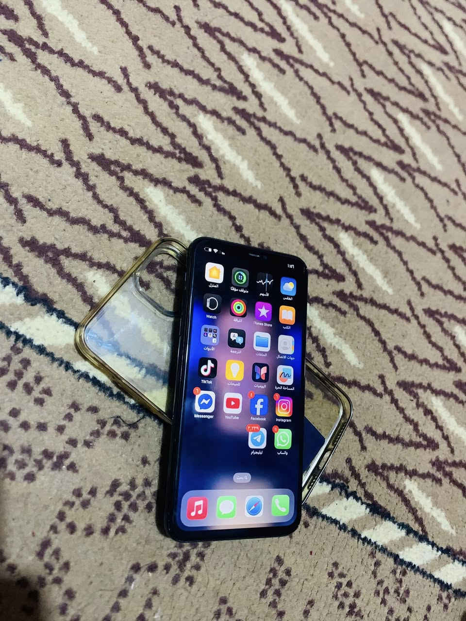 ايفون ١١ برو ماكس ذ 64 بطاريه ٨١ جهاز مبدل شاشه نوعيه جيده الوان سلاسه وضهر مفطور سماعه الفوك تشكل جهاز كله شغال وطبيعي س 175 قفل ميعجبك اعبر منشور مكاني بغداد زعفرانيه :***********
