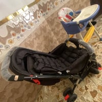اغراض طفل للبيع عربانه جبيره ستعمال قليل وكرسي طعام وجربايه جيكو اصليه...