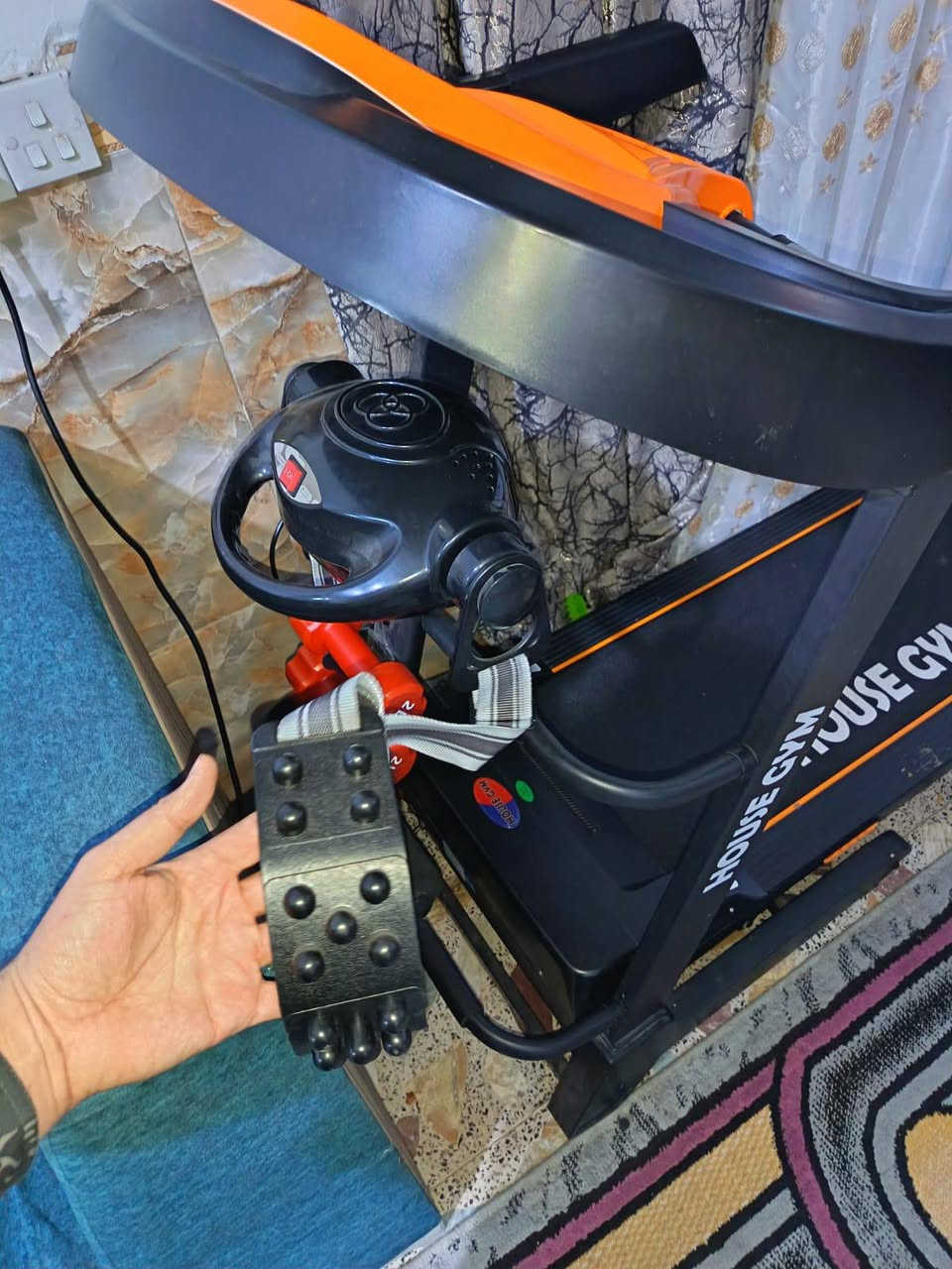 السلام عليكم
جهاز جري للبيع 
فول مواصفات كلشي بي
نضام جبلي حزام حارق دهون كلشي تريده موجود بهذا الجهاز نضام ديجيتال شاشة بي سماعه بلوتوث و اواكس
دبل ماطور يتحمل وزن 155 كيلو أنسب شي للاستخدام المنزلي جهاز بحاله الوكاله ستخدام اقل 20 يوم 
للتواصل واتساب *********** 
العنوان بغداد بسماية
