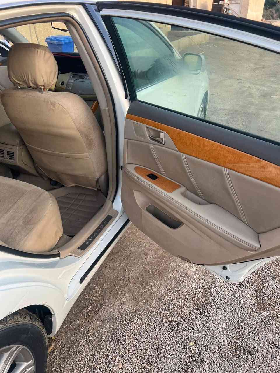 السلام عليكم سيارة افلون موديل 2007 مكفوله كافه عامه ما عدا شخطين  و مصبوغات وبيها بارد قليل سنوية ما منتهيه بعدهي لحد 2027 السيارة كلها على البلاد تبريد تدفئة تخم تاير جديد السعر 122 وبيها مجال العنوان البصرة رقم الهاتف ***********
