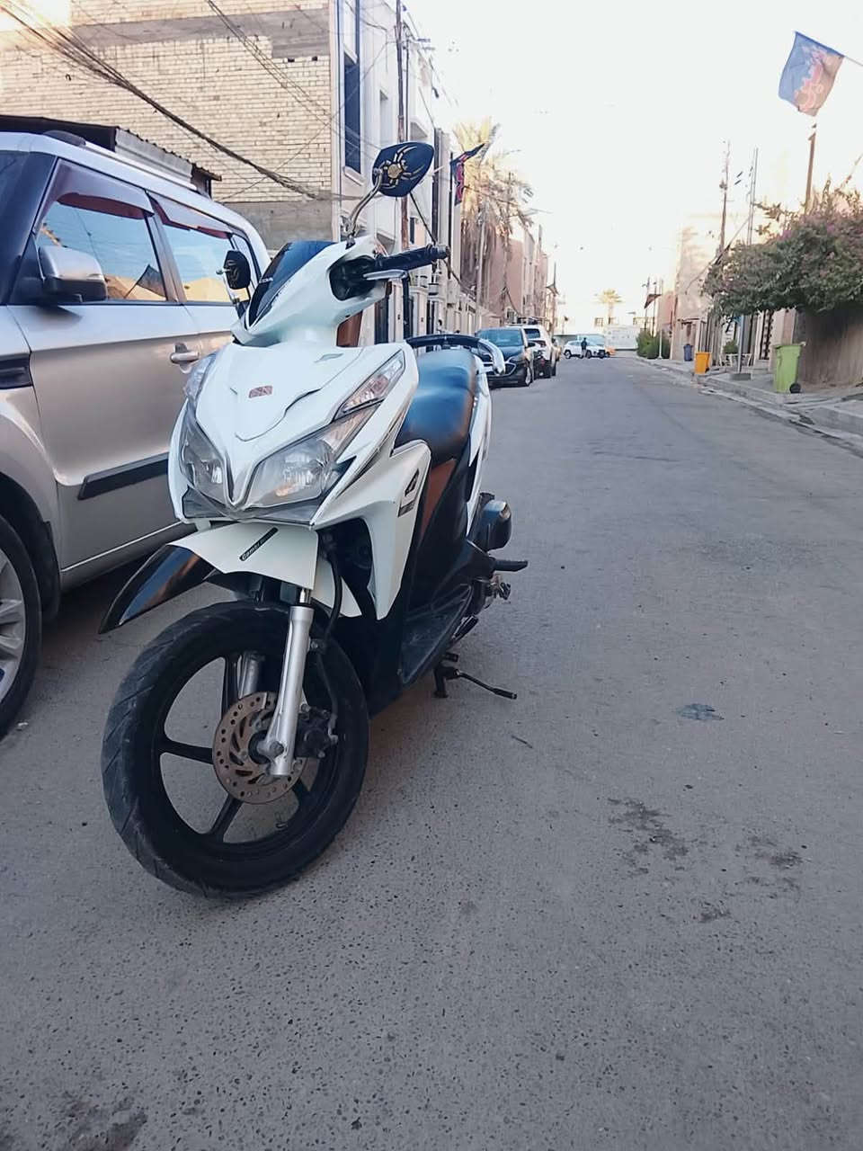 سلام عليكم Honda ياباني محرك 125 حساس الزحام شغال أستاذ كهربائي دراجة الجديدة المهم بغداد رقم الهاتف*********** السعر1350
