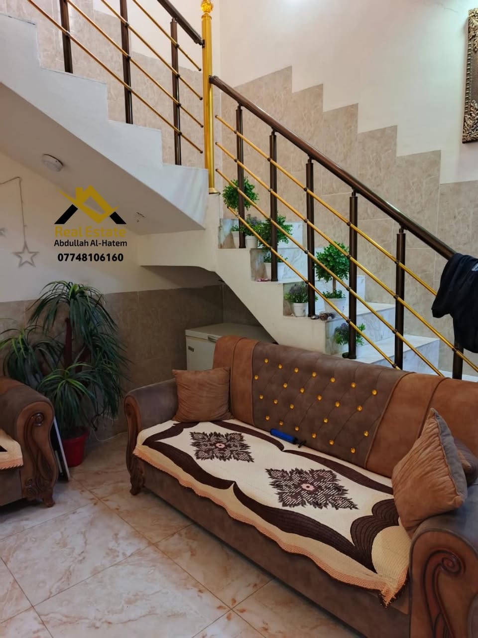 للبيع مشتمل في سامراء حي الجامعة 

المساحة 125متر / 6.25 * 20 

المشتمل طابقين يحتوي على 3 غرف نوم + باقي تفاصيل البناء 

الاستقبال والصالة سحوبات مغربي 

سنة البناء 2020 بناء جناي 

السعر 95 مليون وقابل للتفاوض 

للاتصال 

*********** 

عقارات عبدالله الحاتم
