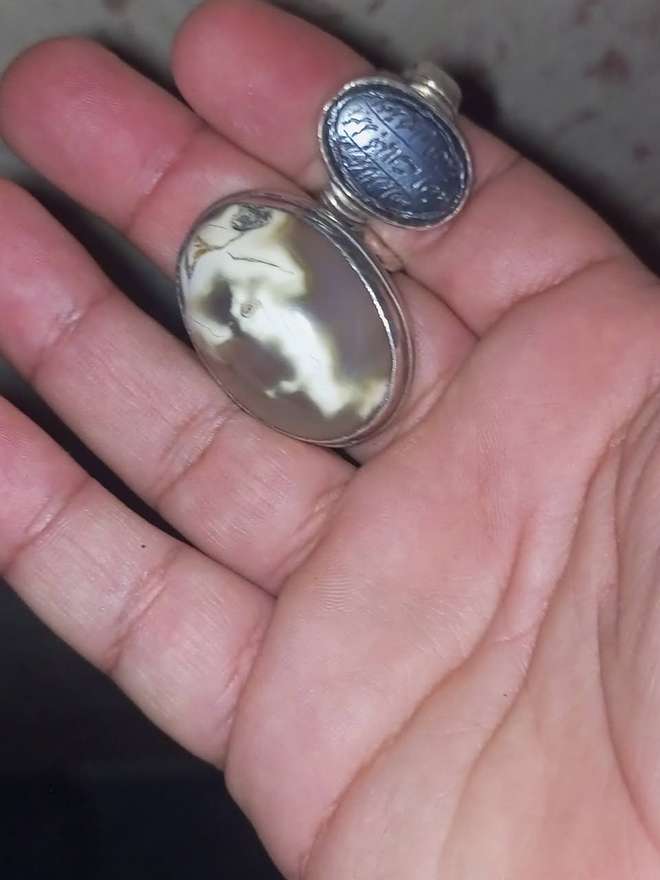السلام عليكم خواتم للبيع


**إذا كنت صاحب هذا الإعلان وتريد حذفه لأي سبب، رجاءا أرسل رسالة إلى الدعم الفني**