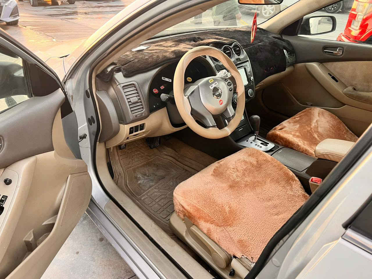 سعر مناسب
بهة ٥ قطعة و نص   سبب شخط 
    سياره داخل جديد جديد خير وبركه
 تخم تایر جديد 
سياره گير محرك صدر تبريد تتفئه كلش جاهز بدون سرف بدون بخار  
شاشة كاميرا كهربايات  لايت جديد 
رقم اربيل  دولی 
ارباك دشبورد طاك لاذم تصلحها 
و بعد مابي مصرف 

سعرها  80   و مجال بصيط 

مكان كلار

***********
