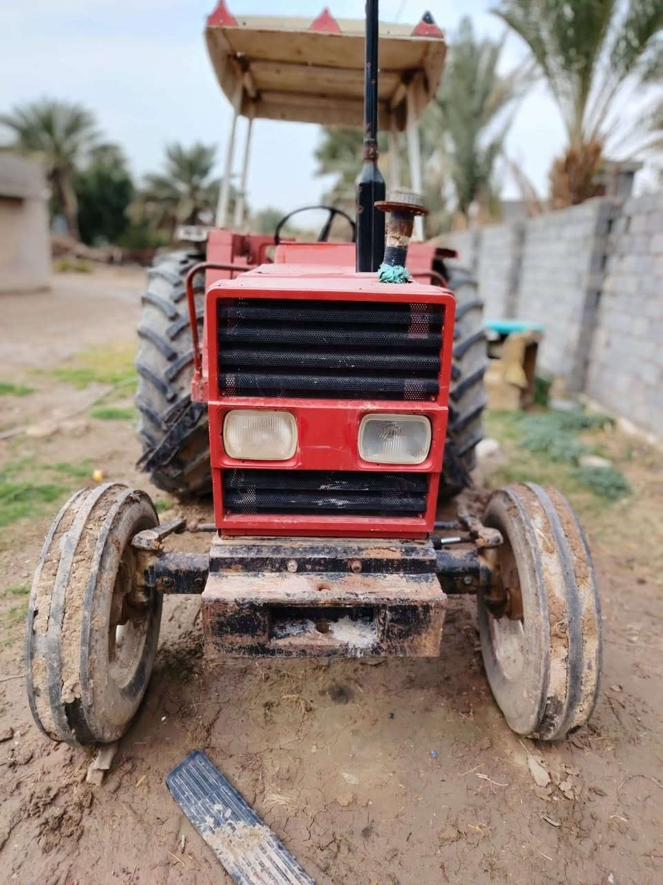 سلام عليكم مكينه فيات تك للبيع مكينه محرك كير اكسن تاير امامي خلفي خير من الله التصال على ارقم***********
