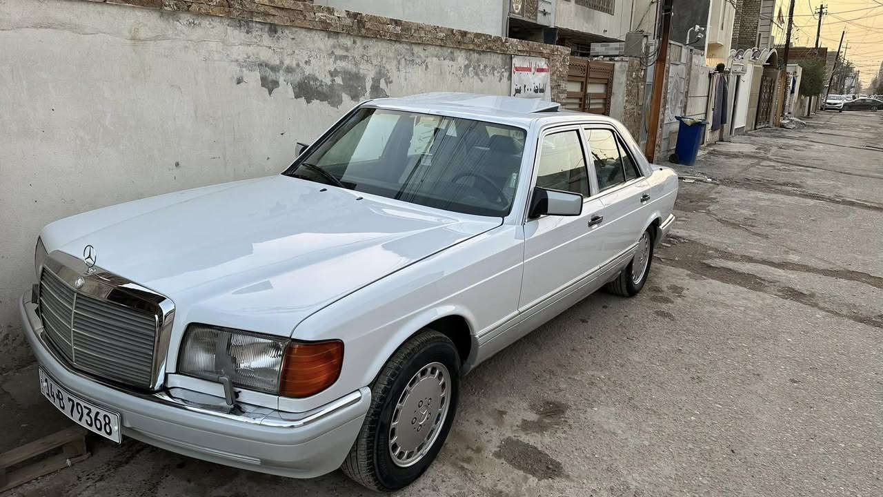 السلام عليكم مارسيدس جامبو ابيض ثلج حجم 300sE
رقم دولي بسمي تحويل مباشر 
ماشيه 70 ميل حقيقي وين معجبك افحص 
مديل 90
محرك كير 300 اخو الجديد 
حجر البيئه الي بل صالنصه موجود اصلي شركه الماني
السياره فول مواصفات دخل كراسي كهرباء جلد رصاصي خزن ميموري كهرباء 
استيران كهرباء ايربك 
اسلايت طكتين تايمر كهربائي 
نظام صوات سماعات 6 ابلادي اصلي مارسيدس 
تبريد ابيانو 
سياره بيه صبغ اصفاح فقط رش جماليه سكن قماره صندوق بنيد على وضع شركه 
جامه الأماميه بلاديه شرط مال شركه مابدله  سياره جديده بل خير على الجميع يارب العالمين العنوان بغداد التواصل باقي التفاصيل يم الحجي ابوحسين ***********
