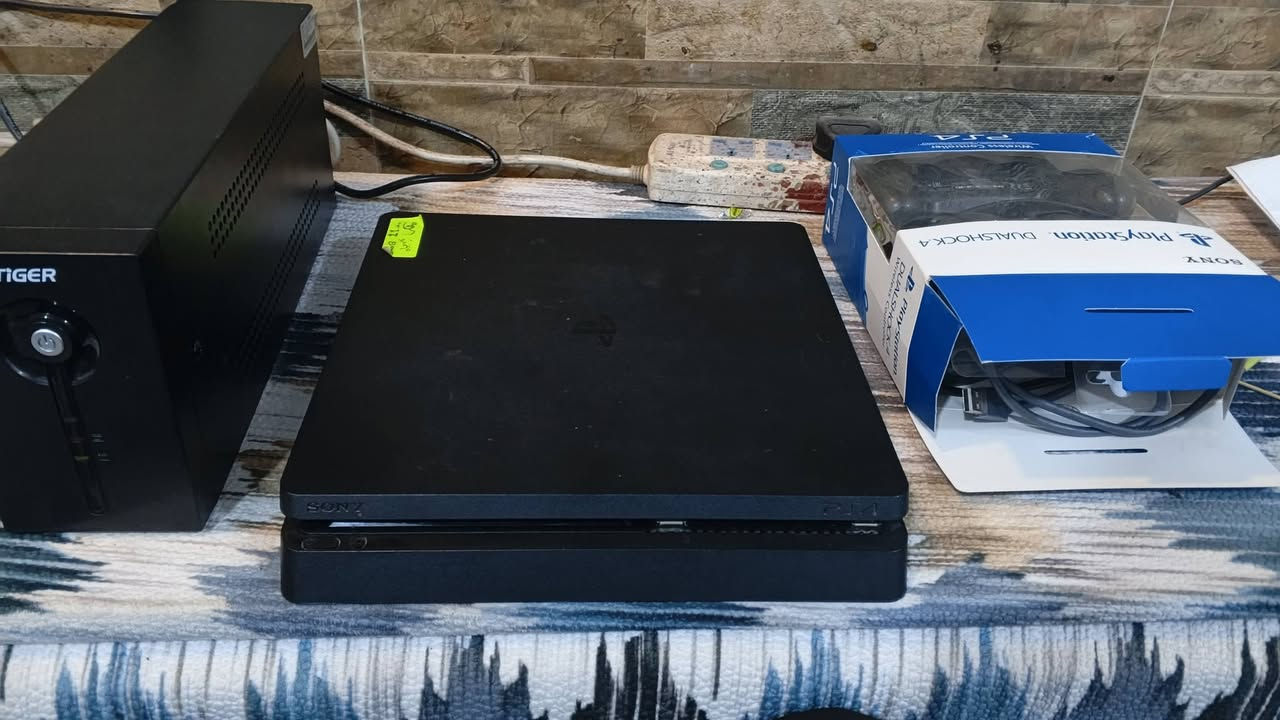 السلام عليكم ps4للبيع
.مهكر /٥٠٠Gنص تيرا
-ملحقاتة ويا 
.يدات 2
.ويارتة كامله 
.شاحنه يدات اصلي 
.يحتوي على 7العاب  
يجي ويا يو بي اسUPS نضيف850VA
السعر 280
بدون الUBS
السعر250


**إذا كنت صاحب هذا الإعلان وتريد حذفه لأي سبب، رجاءا أرسل رسالة إلى الدعم الفني**