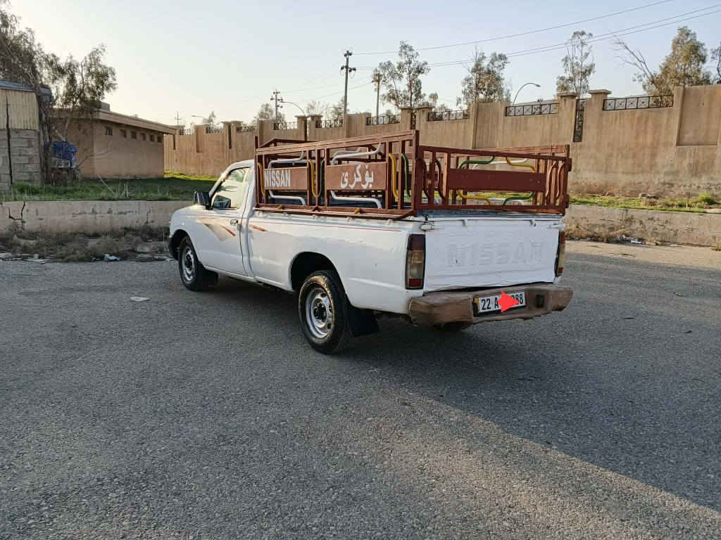 نیسان تاکیی پینچ قولا ب مۆ دیل 2002 گیڕ مه کینه  به شه رت سه نه وی نویه هه تا  2031  چو ا ر تا یه ی لۆ کی له ژیره زۆ ر تو ند و به نده ته برید به شه رت پا وه ر نیه  حیزا م سبو غه شا نسی و بڕا وه به شه رت به شه رتی حا سیبه یه ناوی نه بیت  نرخ 62گه ڵا  ژ.م ***********کۆ یه *********** كويسينجاك, أربيل
