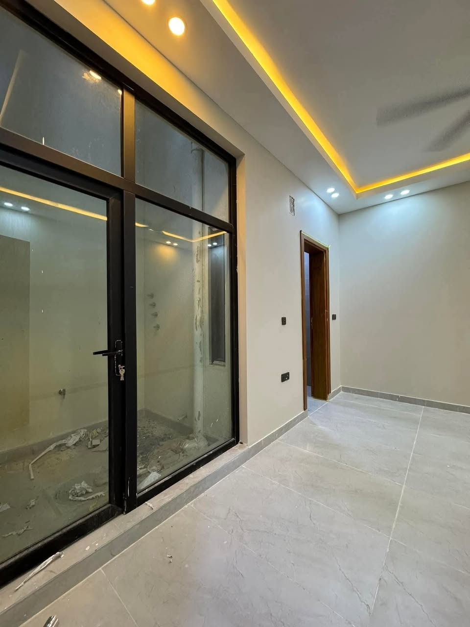 سلام عليكم اشتغل كافه لاصباغ وديكورات وسحب لمعجون وسقف ثانوي ***********
