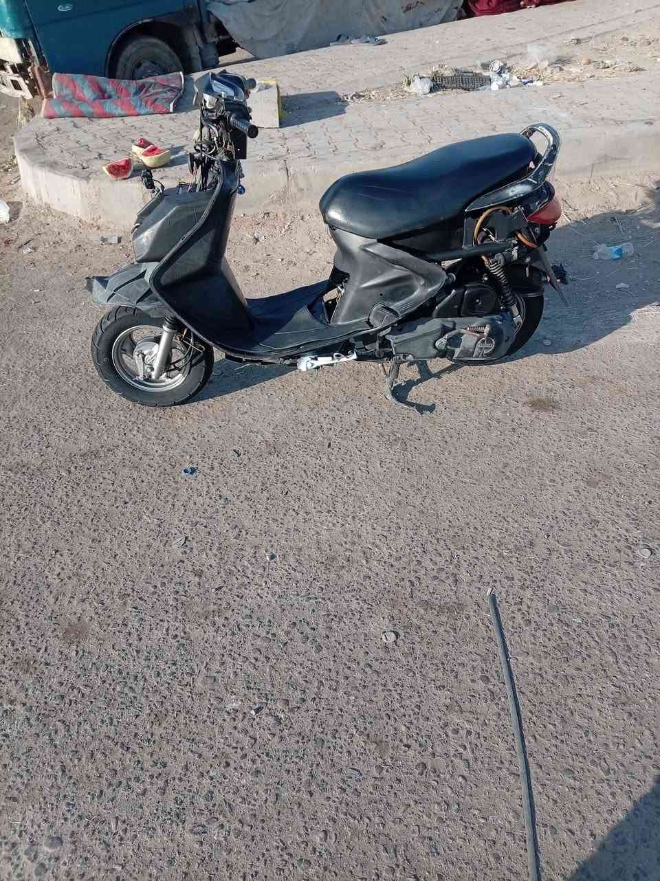 سلام عليكم دراجه للبيع كلها جديده مكينه فول كهربائية شغاله نكره سلف ***********
