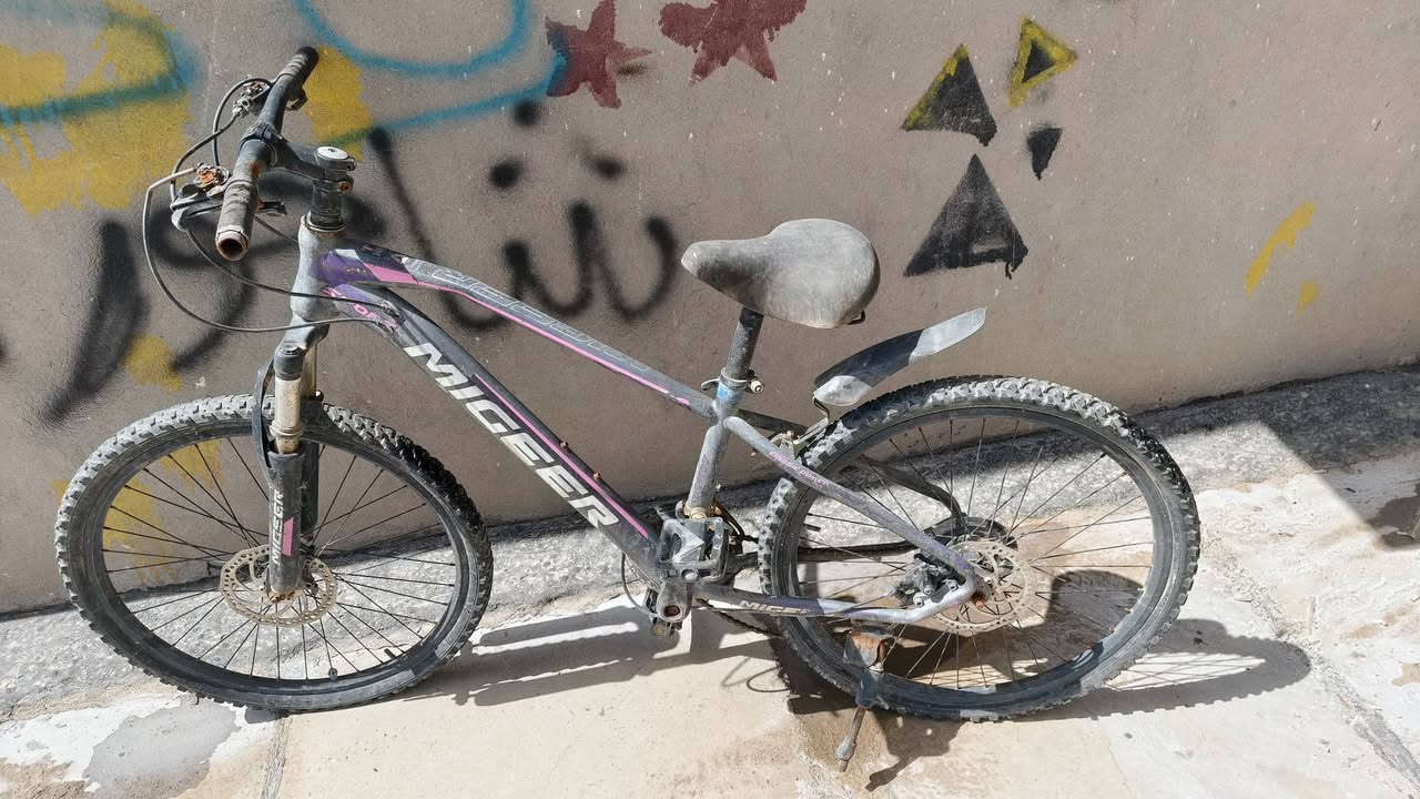 السلام عليكم
بايسكلات عاطله 
للبيه قيم واخذ بما يرضي الله
مكان الغزاليه
رقم ***********
