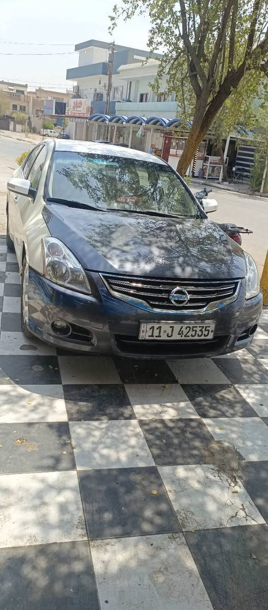 التيما 2008 محدث بجمهه 2012 
بيه بس جاملغ ايسر ومصلح  
السياره  ضاربيه كلير عادي ومصوفره 
صدر جديد منضومه تبريد جديد تبريد ثلج 
تليرت كلش نظيفات 
الباب بصمه 
الصندوك بصمه 
التشغيل بصمه 
كير  cvt  مكفول مبدل دهن كير صار شهرين 
المحرك مكفول 
ظفيره جديده قبل سبوع شديته  
حساس تاير  بس يحتاجله برمجه شادهن جدد 
ويل كب نيسان اصلي 
نوزل ومجاول وبلكات شادهن قبل شهر 
نواقص السياره 
دعاميه  اماميه لان ضربت حيوان بصفح اليمنه 
ودبه زراكات 
تراي السياره وين مايعجبك 
رقم بغداد نكليزي بأسمي 
السعر 77 وبي مجال حك الجيه 
***********
