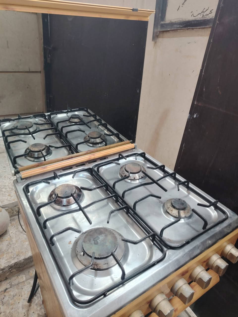 طباخ  4 مشاعل نظيف وشغال ع فحص مكاني بغداد الدورة  سعر 100 ***********
