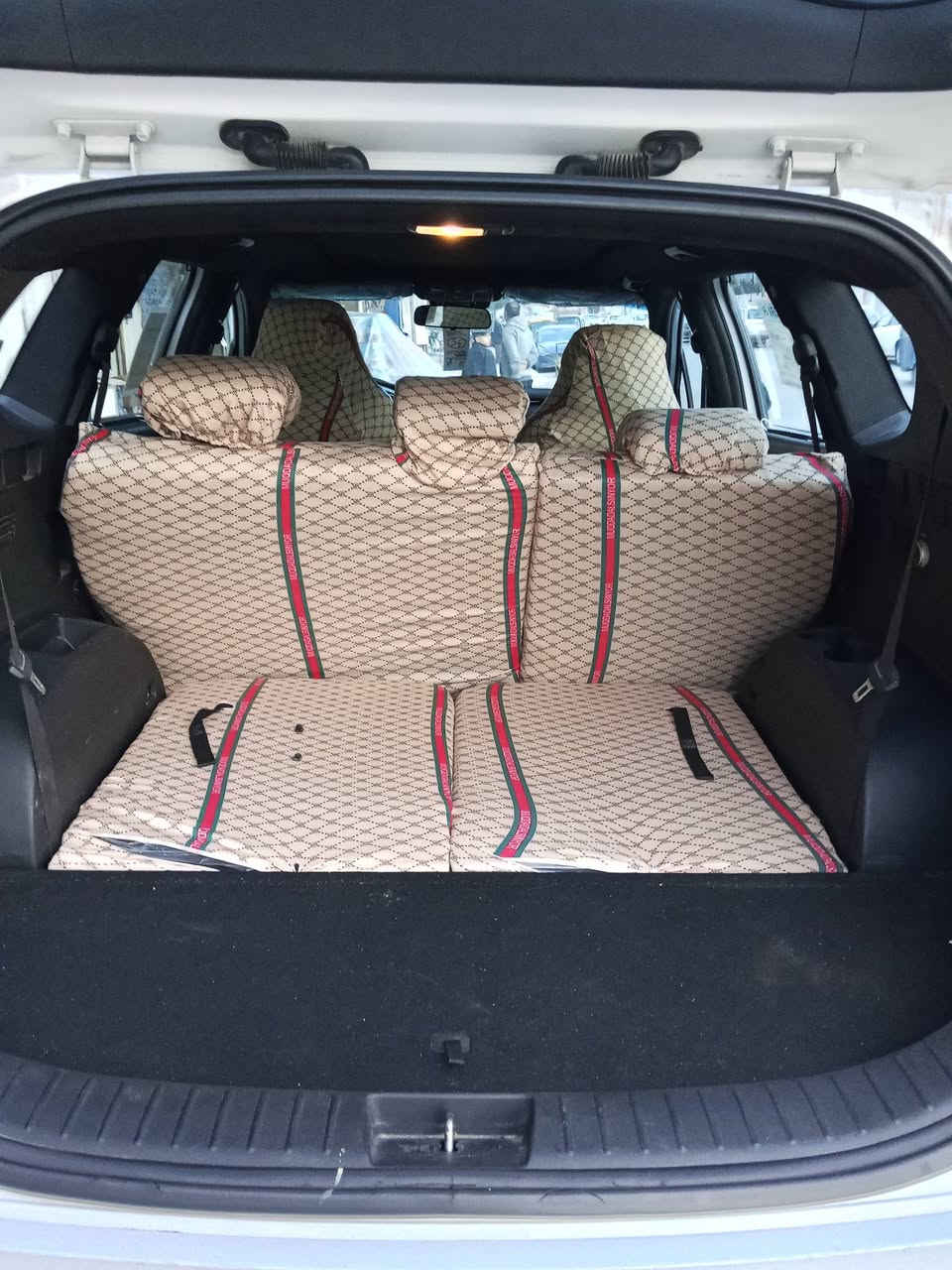 سلام عليكم سنتافي خليجي رقم بغداد بسمي فول مواصفات مكفوله ماعدا بارد بالباب الخلفي عكس السائق السونر موجود مع الصور محرك كير مكفولات مكان سياره بغداد رقم الهاتف ***********
