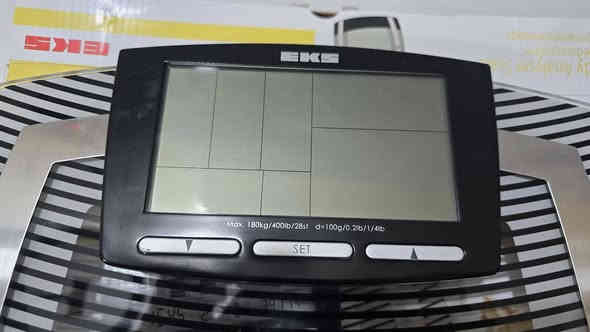 ميزان تحليل الجسم EKS Body Analyser Scale
اخوان انطوني بيه سعر يرضيكم ويرضي الله واني خادم

الجهاز يقيس:
✔️ الوزن
✔️ نسبة الدهون
✔️ نسبة الماء
✔️ كتلة العضلات
✔️ السعرات الحرارية (kcal)
✔️ يدعم حتى 12 مستخدم
جهاز ما مطروق وقطعة عالمية
🔋 يعمل بتقنية قياس المقاومة الحيوية BIA
💡 شاشة رقمية واضحة وكبيرة
للتواصل واتساب : ***********
