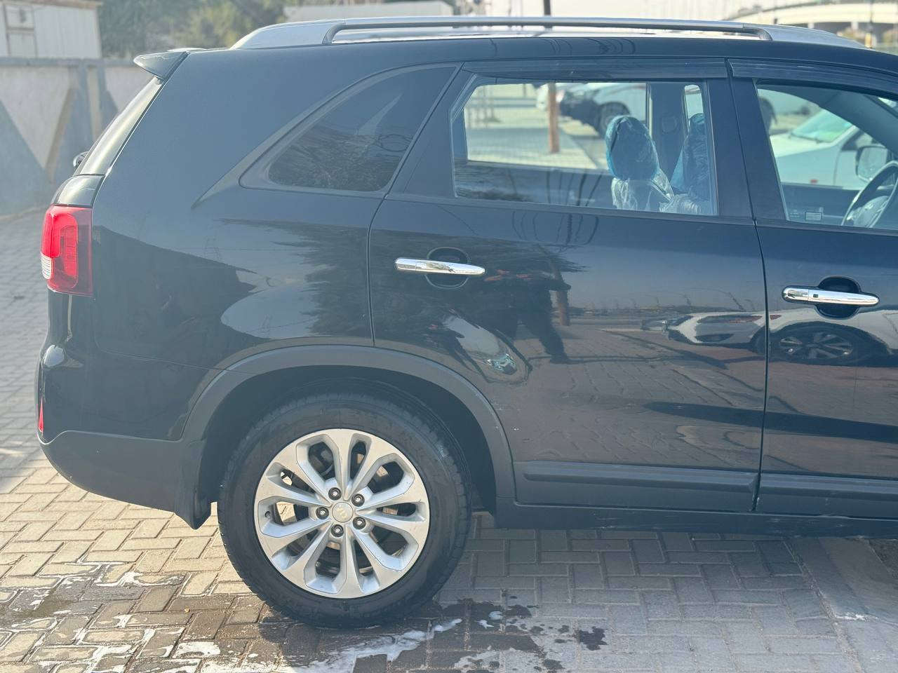 كيا سورنتو (2015) EX🖤🔥
🧾 كلين تايتل💯
🚗 مكفولة
⭐ فول مواصفات عدا الفتحة
💺 خزن ميموري بالكشنات
🔥 هيتر تدفئة بالستيرن
♨️ تدفئة بكل الكشنات حتى الخلفية
⚙️ محرك 6 سلندر
🪑 كشنات جلد
🎛️ تحكم ستيرن فول
📡 حساس نقطة عمياء
➕ مواصفات إضافية عديدة
📮  السـعـر 158 وبيها مجال 
مكان تواجد السيارة: كربلاء
رقم صاحب السيارة: *********** كربلاء, العراق
