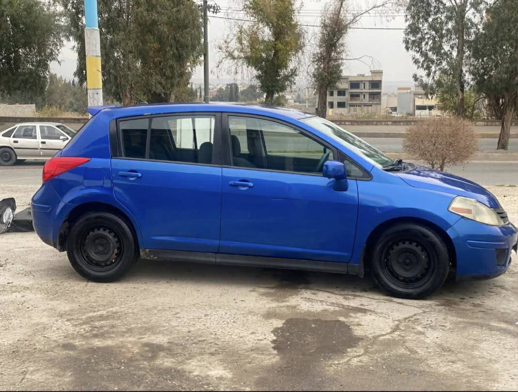 نیسان فێرسا 2012
نمونەیە لە جوانی بویاغی نیە 
نرخی 80 
*********** دخان, السليمانية
