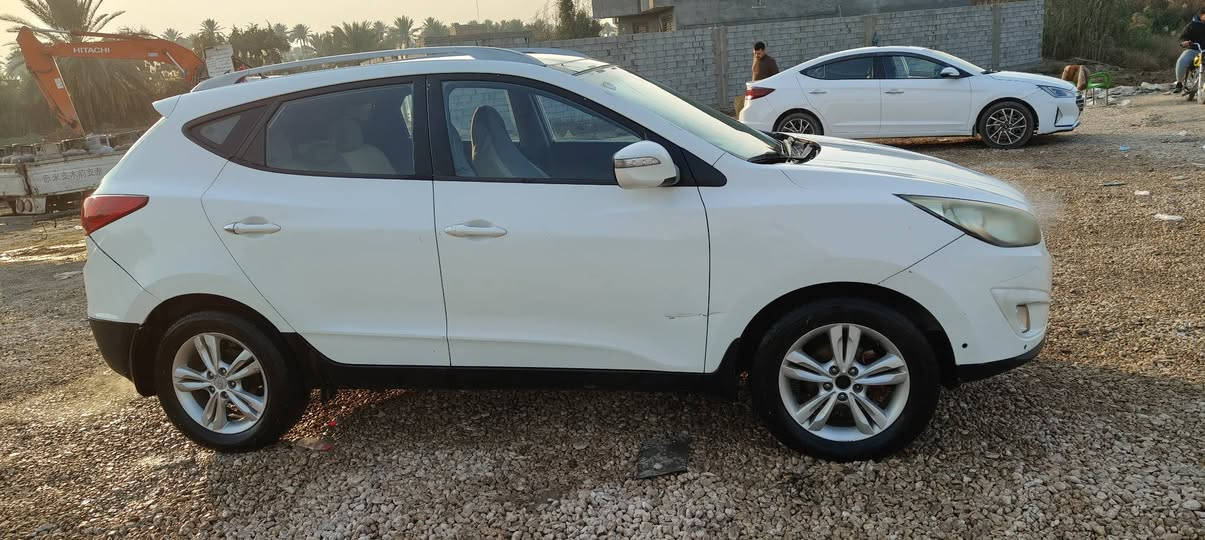 موديل 2011 خليجي بيع او مراوس حسب القناعه
رقم بابل 

ابيض 

فتحه

تحكم ستيرن

صدر امامي جديد

صدر خلفي  متوسط

مكينه2000 دوش

اشاير مري

تبريد ثلج

تدفئه شغاله

ضرر موضح بالسونار المرفق
 سعر110 وبيهه مجال بسيط
مكاني بابل

***********
