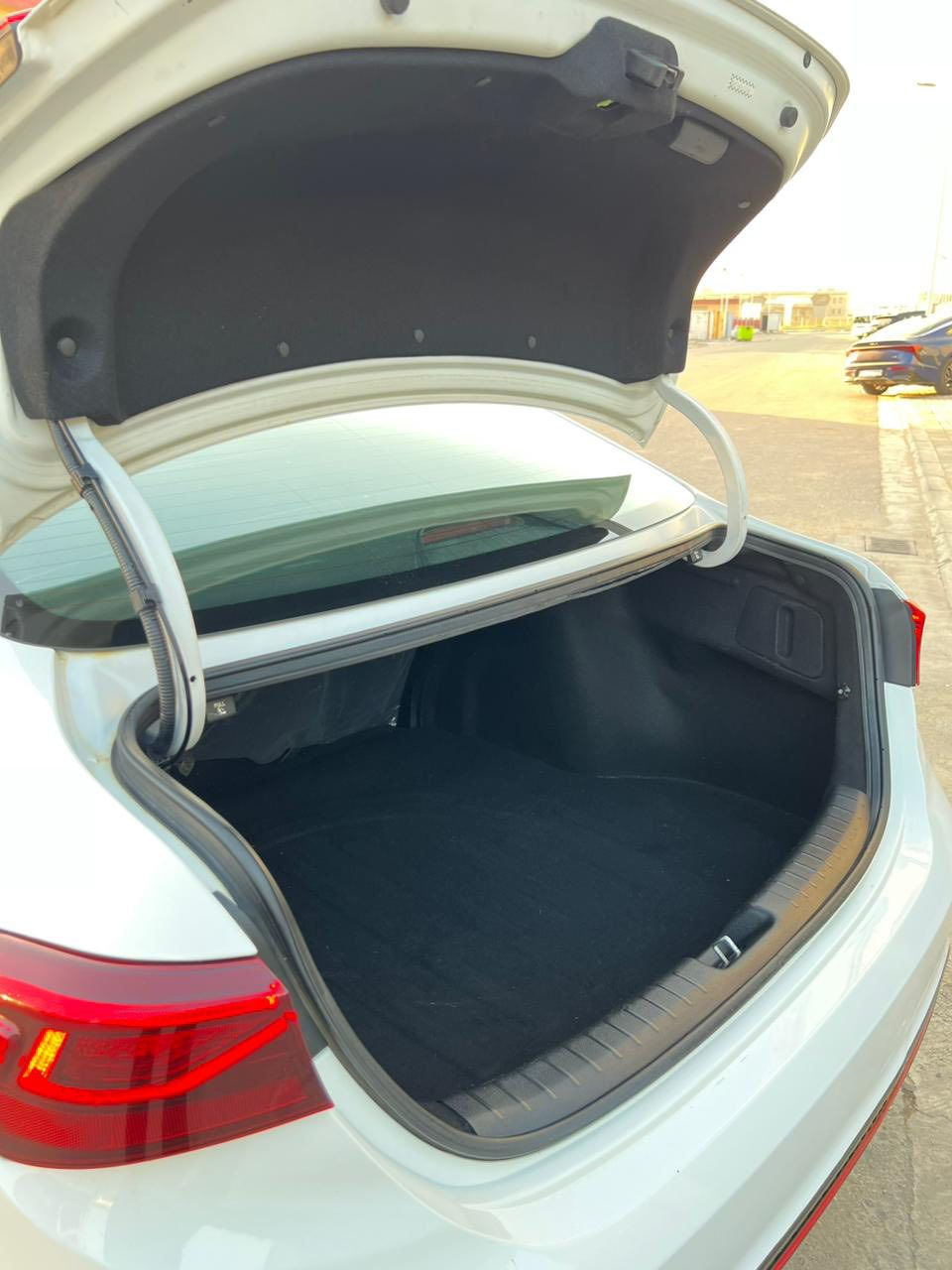 السلام عليكم
كيا فورتي مديل 2020  جي تي لاين 
فول 1/1 وارد امريكي تقرير مياه امطار 
تعمل وتسير داخله تشتغل محرك 
2000 دوش ماشيه 66mi حقيقي
رقم بصرة معوقين سنة وتصير حرة
مواصفاته  بصمة حساسات خلفيه امامية ورادارات كشنات جلد شاشة ابل كار بلي
فتحة سقف تحديد مسار كامرة خلفيه  
لايت عدسة زنون شحن لاسلكي السياره جاهزه من كلشي
للاستفسار ***********
