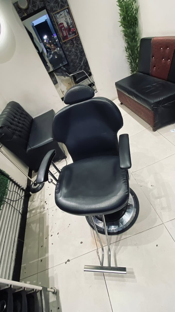 سلام عليكم كرسي حلاقه للبيع نظيف جك شغال 100% العنوان بغداد الغدير
السعر (١٥٠) قفل


**إذا كنت صاحب هذا الإعلان وتريد حذفه لأي سبب، رجاءا أرسل رسالة إلى الدعم الفني**