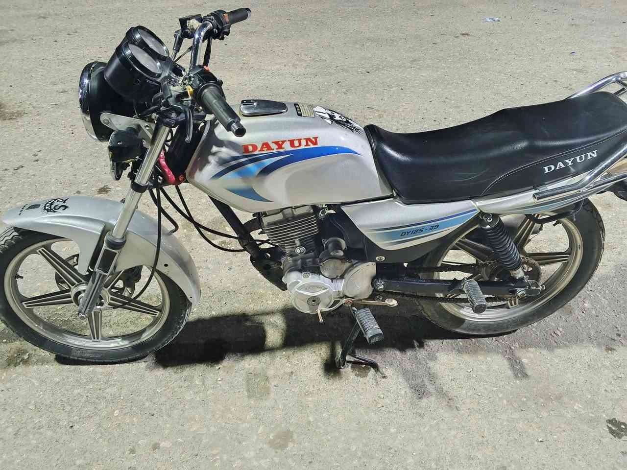 السلام عليكم دايوان عضم موديل 2018 اوراق اصولي
الدراجه كامله من كهربائيات وسلف وهندر كله شغال 
السعر 600 وبيها مجال بسيط الشراي يجي خاص 
العنوان بابل الإسكندرية


**إذا كنت صاحب هذا الإعلان وتريد حذفه لأي سبب، رجاءا أرسل رسالة إلى الدعم الفني**