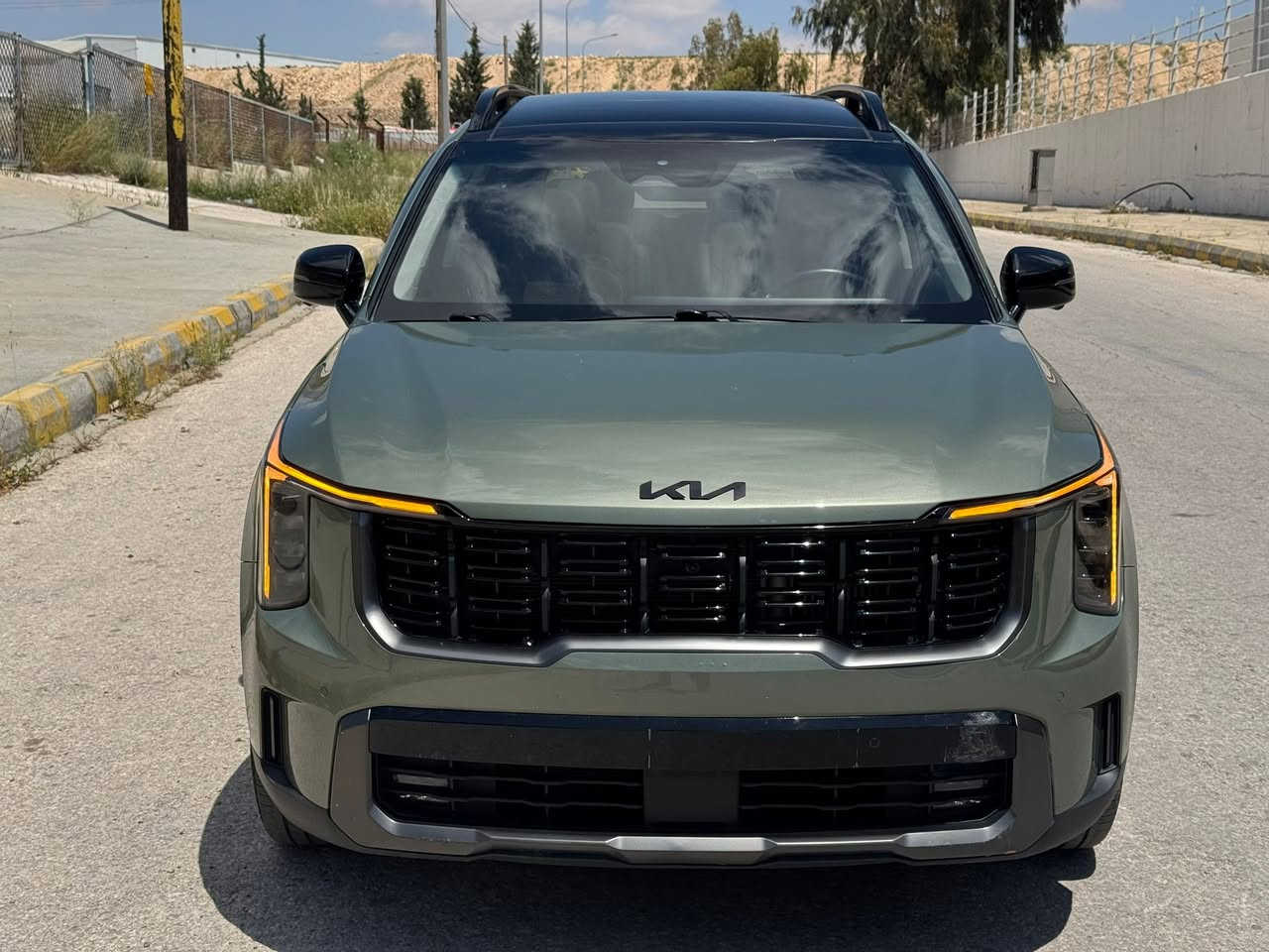KIA SORENTO SX 2025
 
📍السياره موجوده في  الأردن الزرقاء المنطقه الحرة 

كيا سورنتو  SX 2025 برستيج 
المسافة المقطوعه 13990mi
اللون . اخضر  
محرك. 2500cc تيربو بانزين 
الموديل 2025

                  ======= الاضافات👇👇 ======
  
فتحة بانوراما 
شاشة كبيره نفكيشن 
رادار امامي
 مانع تصادم
مانع انزلاق 
تحديد مسرب .
نقطة عمياء .
تصحيح مسار 
بصمه تشغيل 
بصمه ابواب 
كاميرا خلفيه 
كاميرا عداد 5 
كاميرا 360
طارة مدفية 
تشغيل عن بعد سياره 
كراسي مدفية + مبرد 
كراسي كهرباء عداد 2 
كراسي جلد داخل قرميدي 
كراسي ذاكره 
كراسي 7 راكب 
مثبت سرعة
تحكم ستيرن
شاحن وايرلس
هاند بريك كهربائي
حساسات خلفيه + اماميه 
حساسات مانع تجاوز 
ويل قياس 20
دفع رباعي 
باب خلفي كهرباء 
اضويه امامي زنون LED
اضويه خلفيه LED
كشافات LED
دفع رباعي 4X4
نظام GPS+خرائط 
كندشن مركزي امامي او خلفي 
وبلوتوث 
مدخل USB+ AUX

🚗🚗 حادث السيارة كما موضح في الصور  بنيد صبغ فقط او جاملغ بارد بدون دواخل   🚗🚗

الأردن الزرقاء المنطقه الحره شارع 20 شمال 

التواصل / عمر الدليمي 00962786166701 علي الكرغولي 00962788505634


**إذا كنت صاحب هذا الإعلان وتريد حذفه لأي سبب، رجاءا أرسل رسالة إلى الدعم الفني**