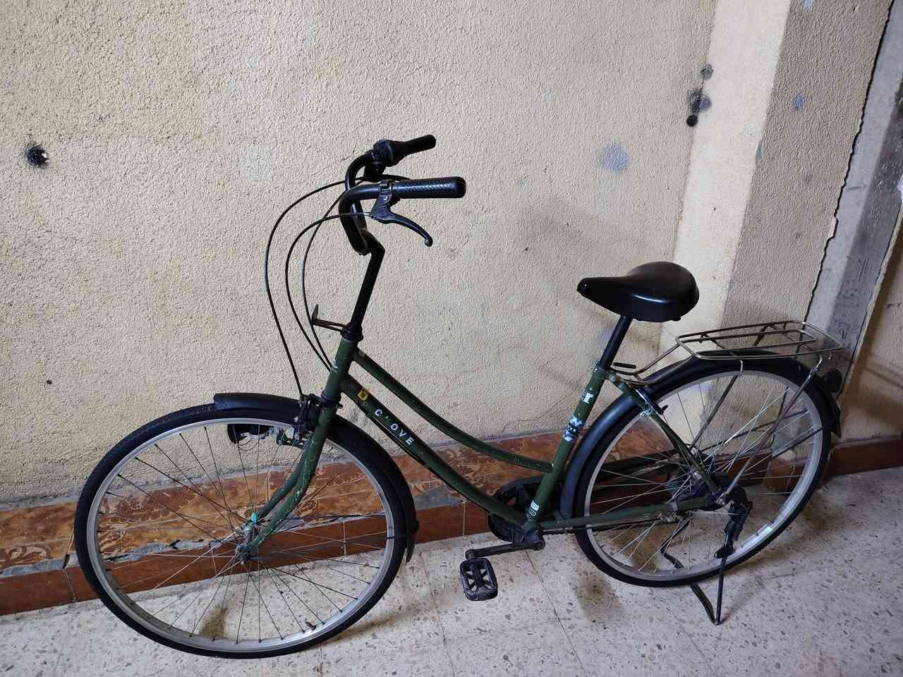 بايسكل للبيع السعر 90بي مجال قليل المكان فلوجه حي الجولان تواصل عل هاذا الرقم ***********
