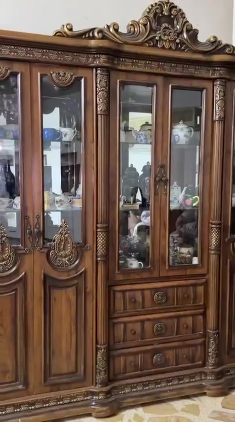 بيع مستعجل معرض صاله خشب وداخل جام اناره داخليه تكمه سعر 250 الف عنواني بغداد المنصور 
***********
