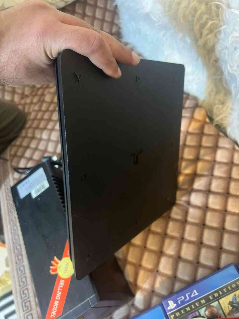 بلي 4 سلم نضام 12.2 قابل للتهكير وياه قراص 3  ويداد ثنين  ول يوبئس جديد  سعره 200 قفل مكاني حسينيه مال راشديه ***********
