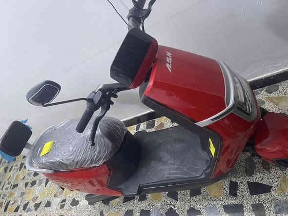 السلام عليكم 
دراجة شحن جديدة استخدامها شهر واحد
أشتريتها ب850 بيها مجال قليل
***********
