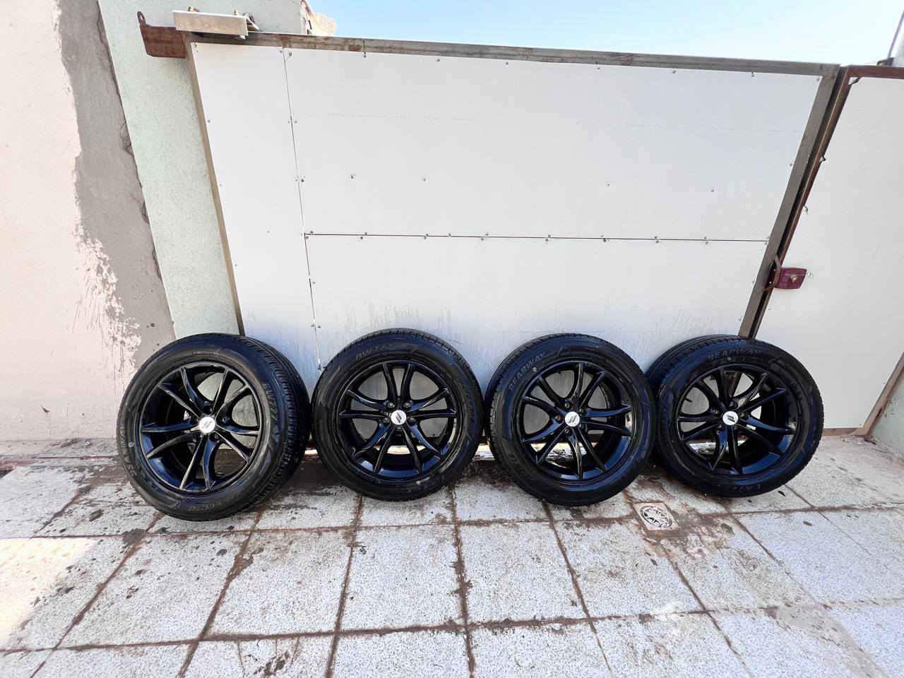 سلام عليكم ويل هو وحساساته كامل حجم 18 مكفول من تصليح ولعواج وبي تخم تاير استوني شاده بعده جديد  سعر 3 ورقات  ***********
