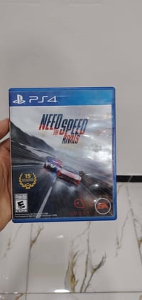 بلي 4 سلم نظافه 100‎%‎ ما مفتوح وياه 2 جوستك و3 اقراص سعره 230 شراي تع...